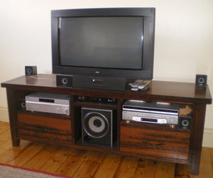 Magpie TV Unit